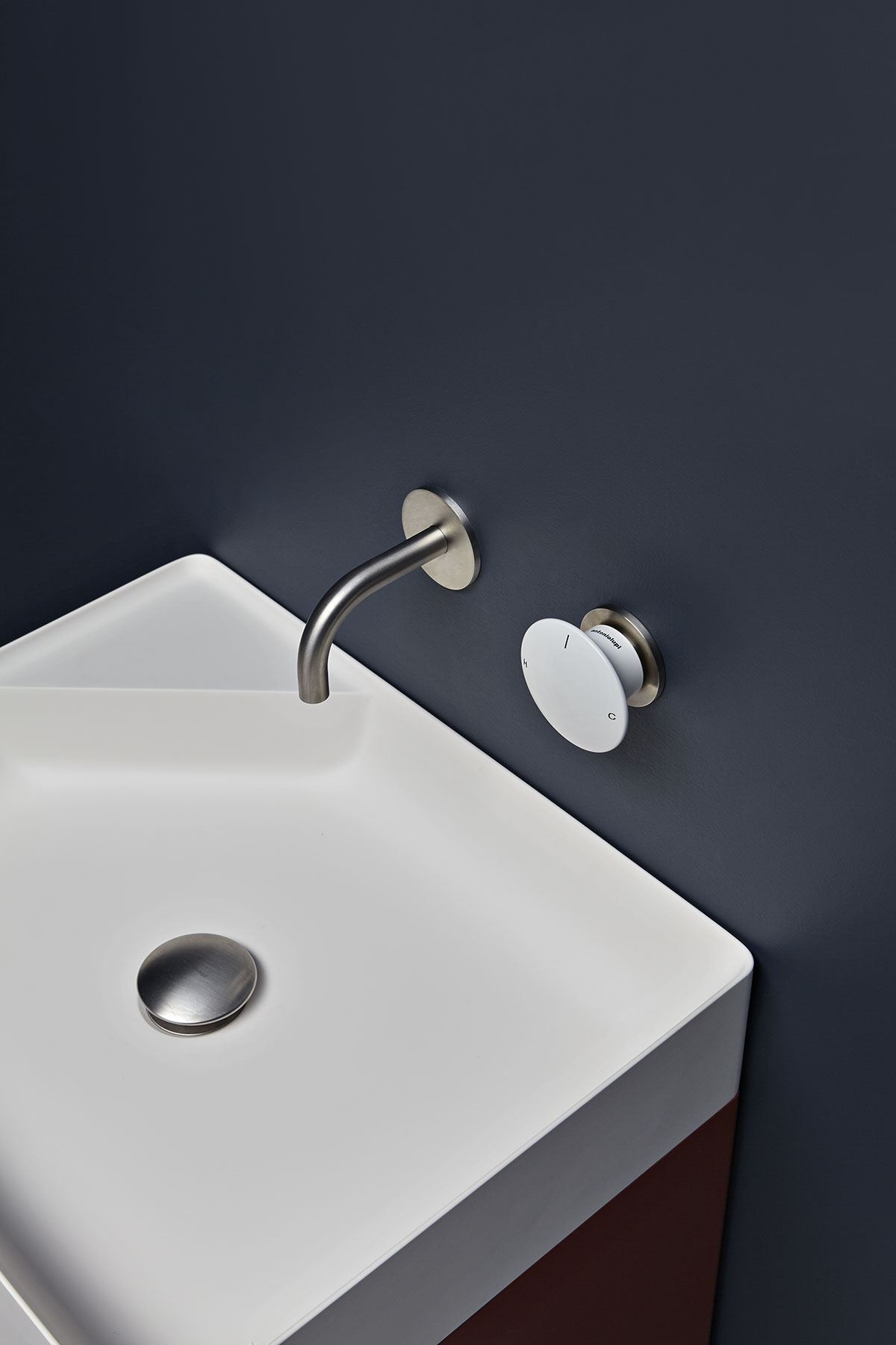 white lacquered