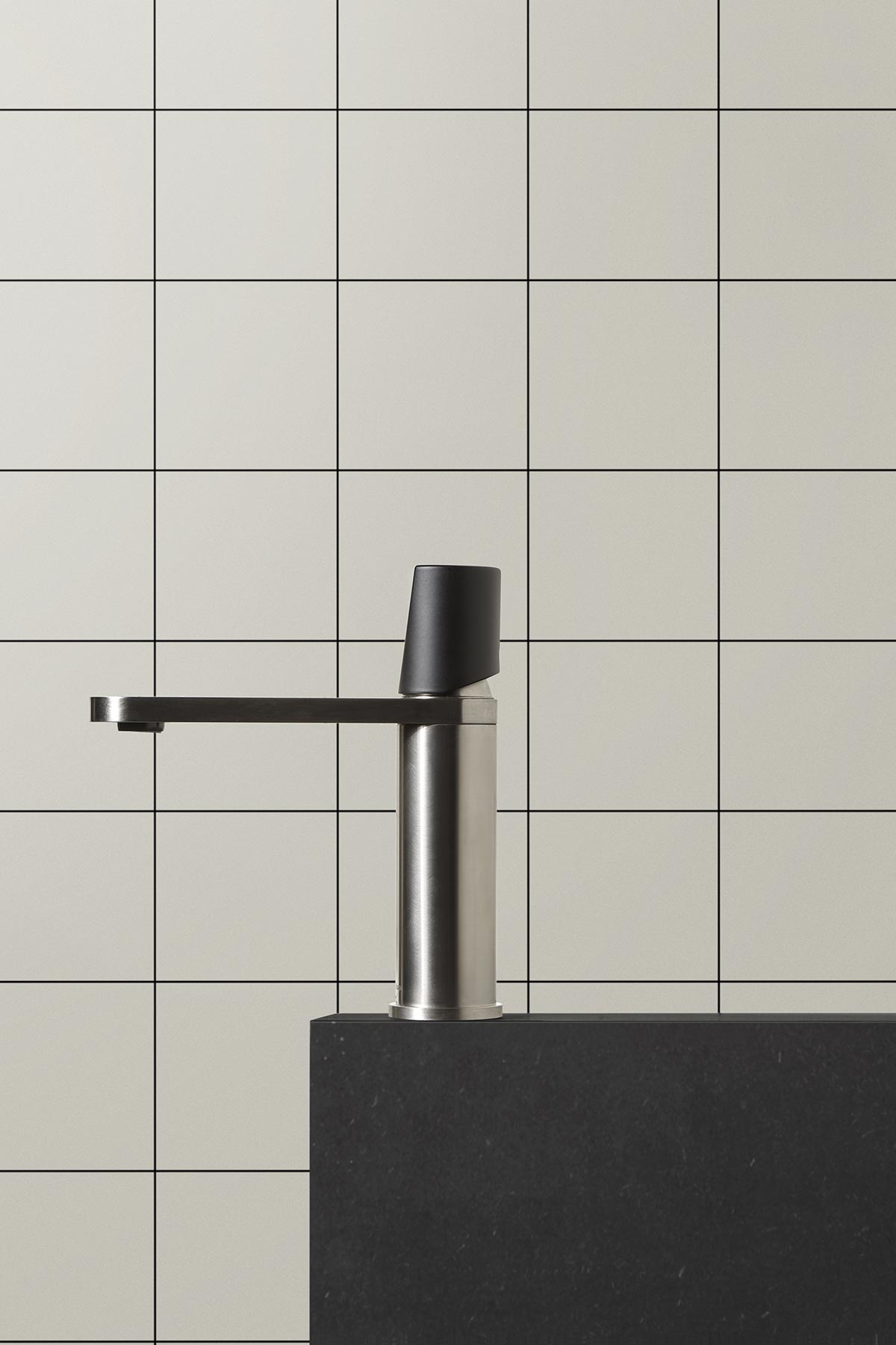 A detail that defines a style, an accent of colour that dialogues with all the elements of the bathroom environment.