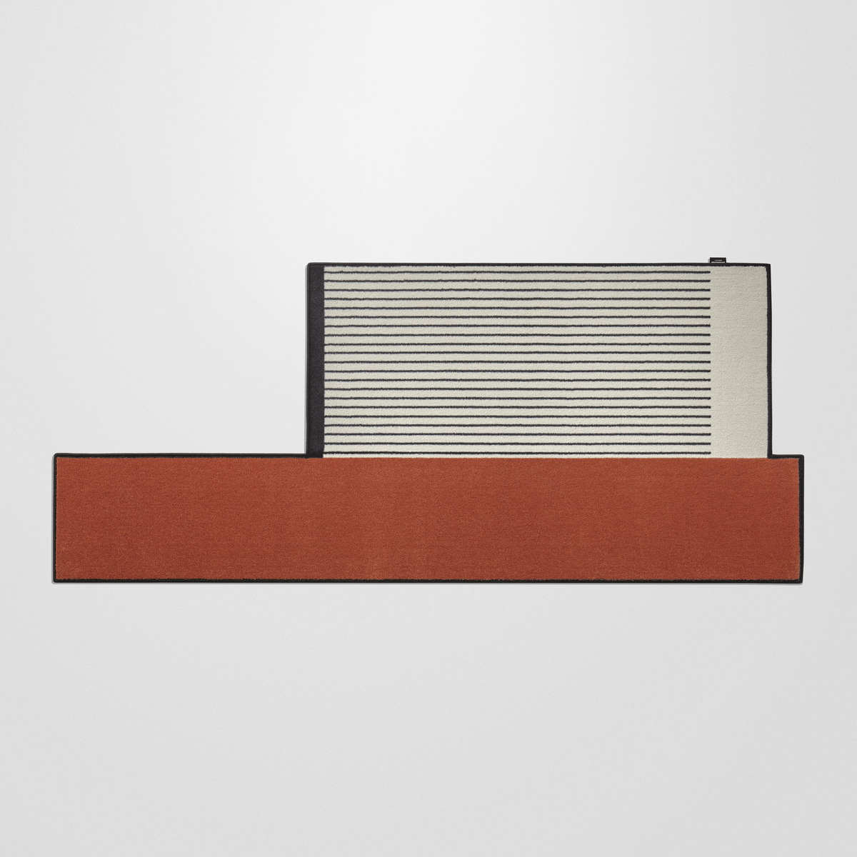 inclined lines that define new perspectives