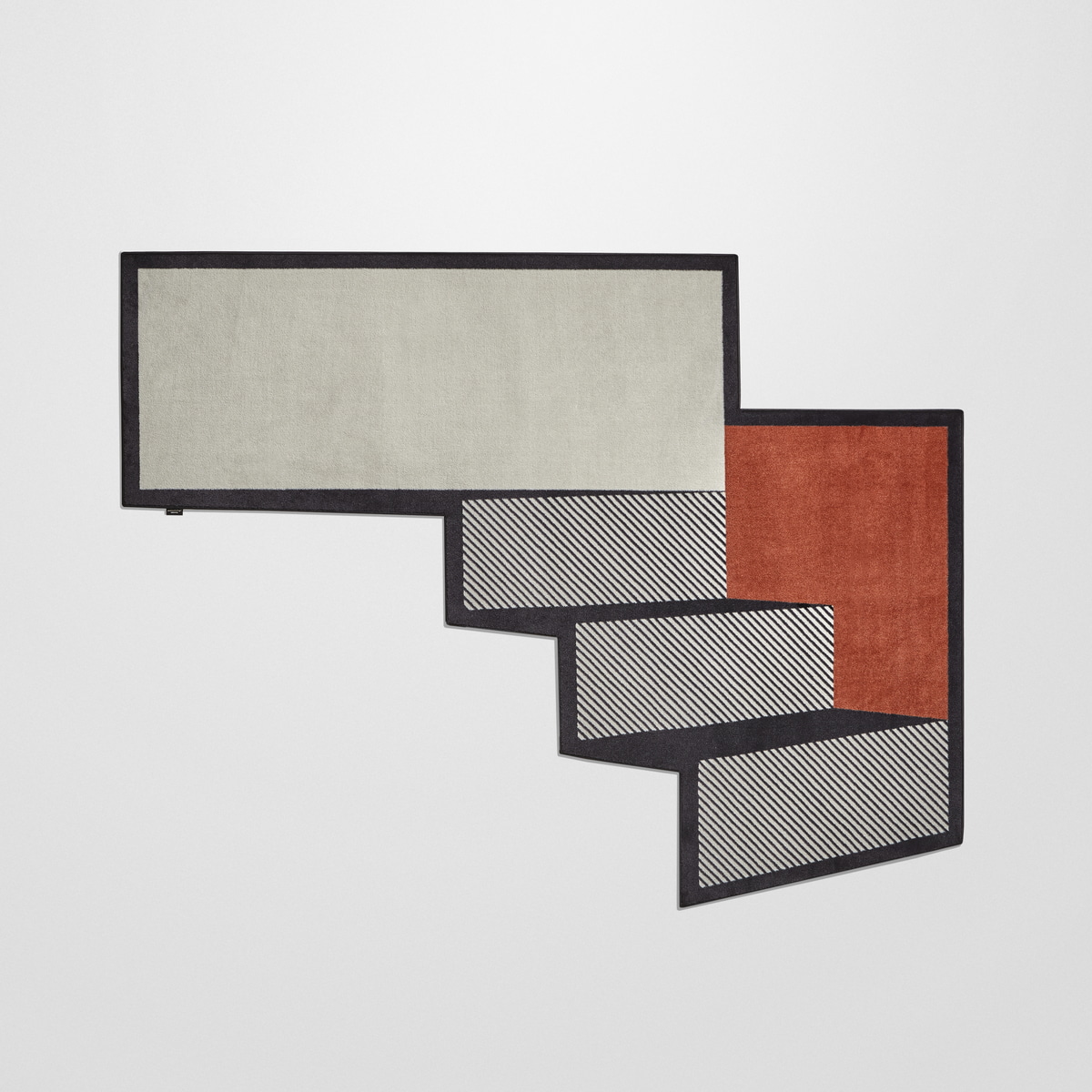 inclined lines that define new perspectives