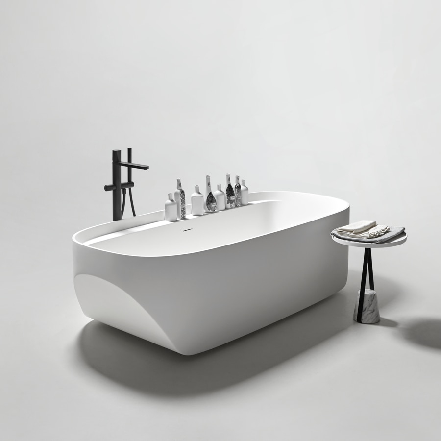 the transformation of a perfect geometry, through two diagonal cuts that dissect the depth of the basin.