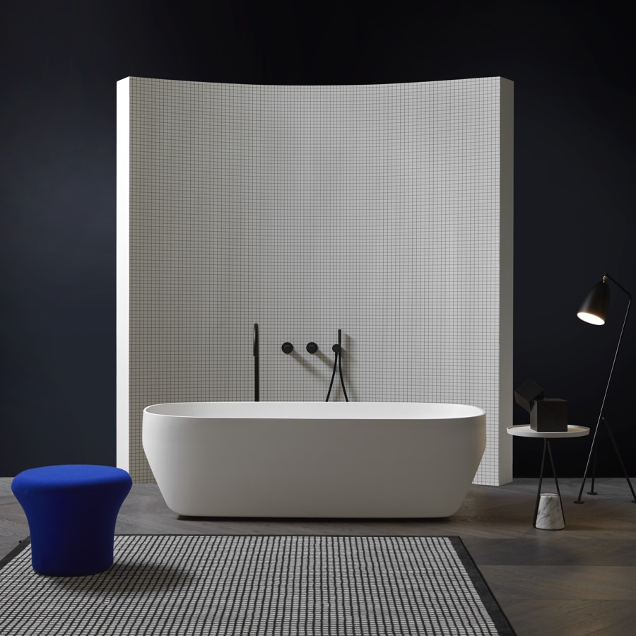 A contemporary shape, guaranteed functionality, enveloping and generous dimensions.