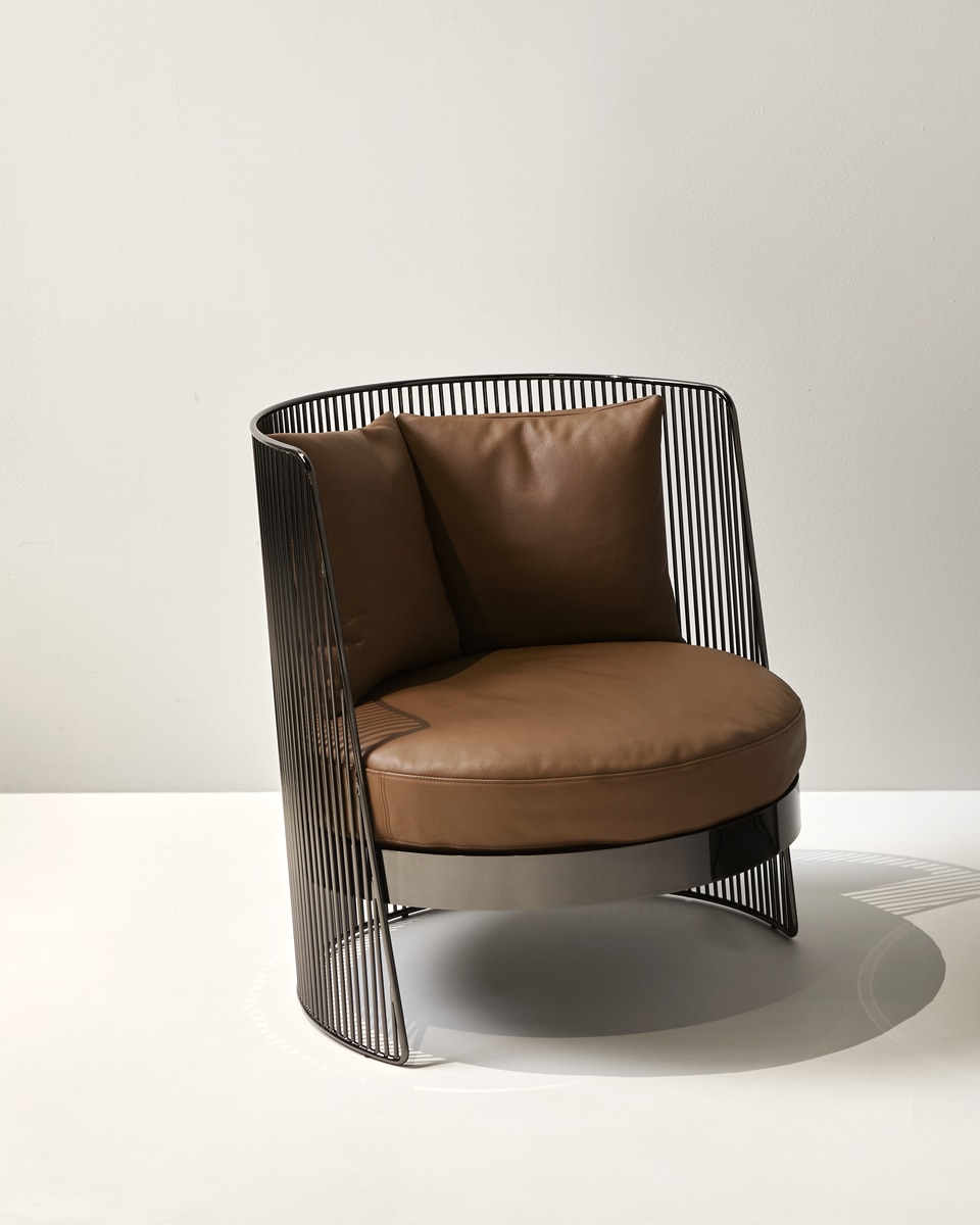 The circular geometry of the seat is the fulcrum of the design