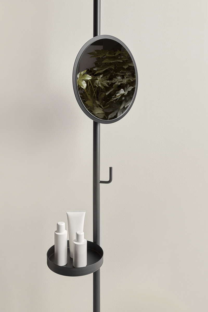 the interpreter of the intense dialogue between water and matter