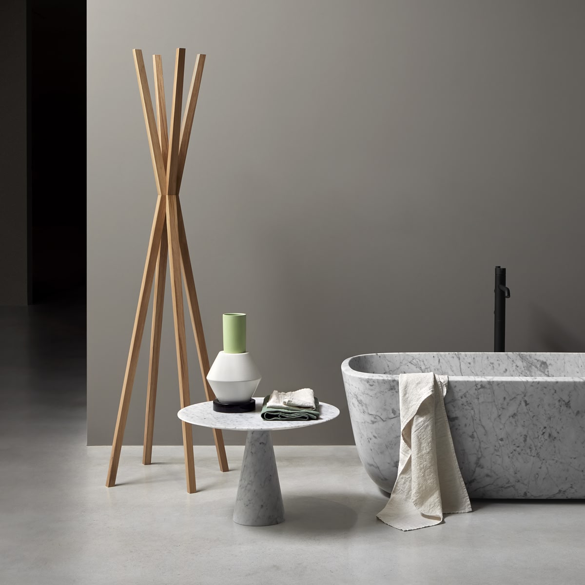A balance of pure geometries