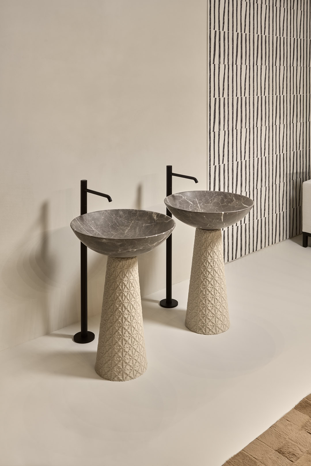 The stoneware washbasin that transforms 3D printing into a textural landscape